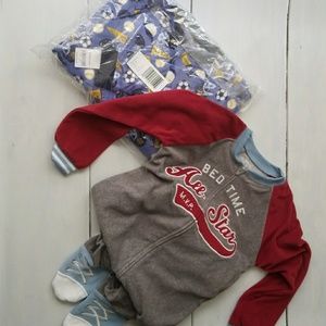2 NWT Carters Footed Fleece Pajamas Size 6